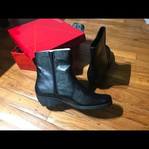 Brand New Aerosoles Black Boots